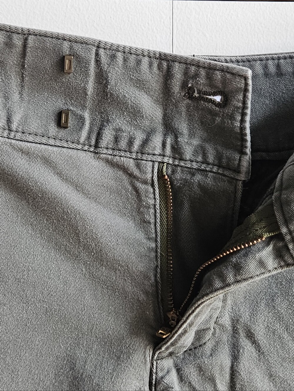 Express 3" Inseam Shorts in Women's 10 - Picture 6 of 12